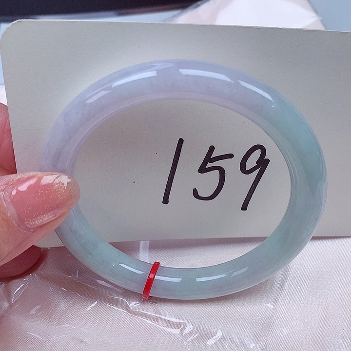 翡翠手镯未镶嵌翡翠