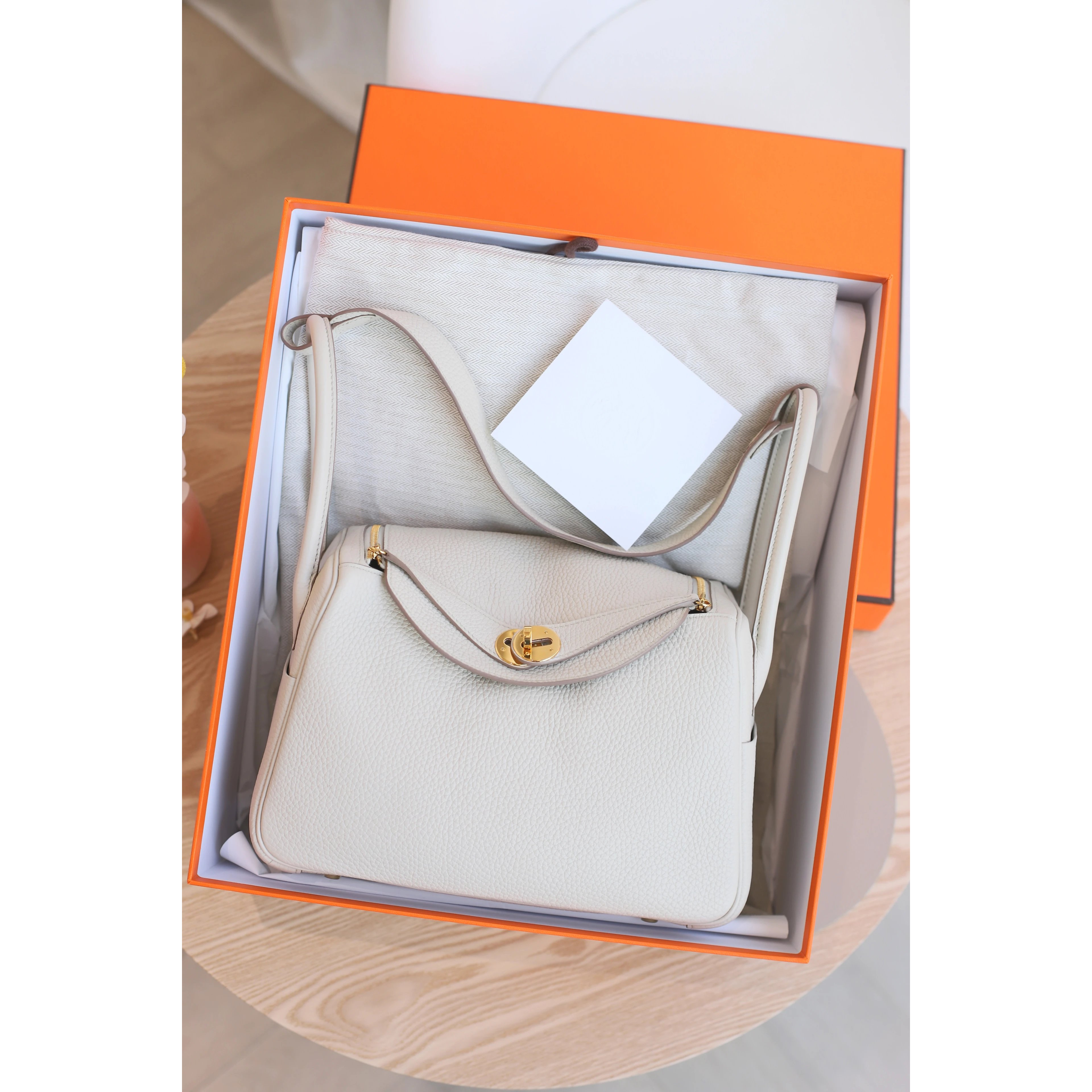 99新 Hermes/爱马仕 Lindy26 B刻 TC皮 冰川白 金扣女包