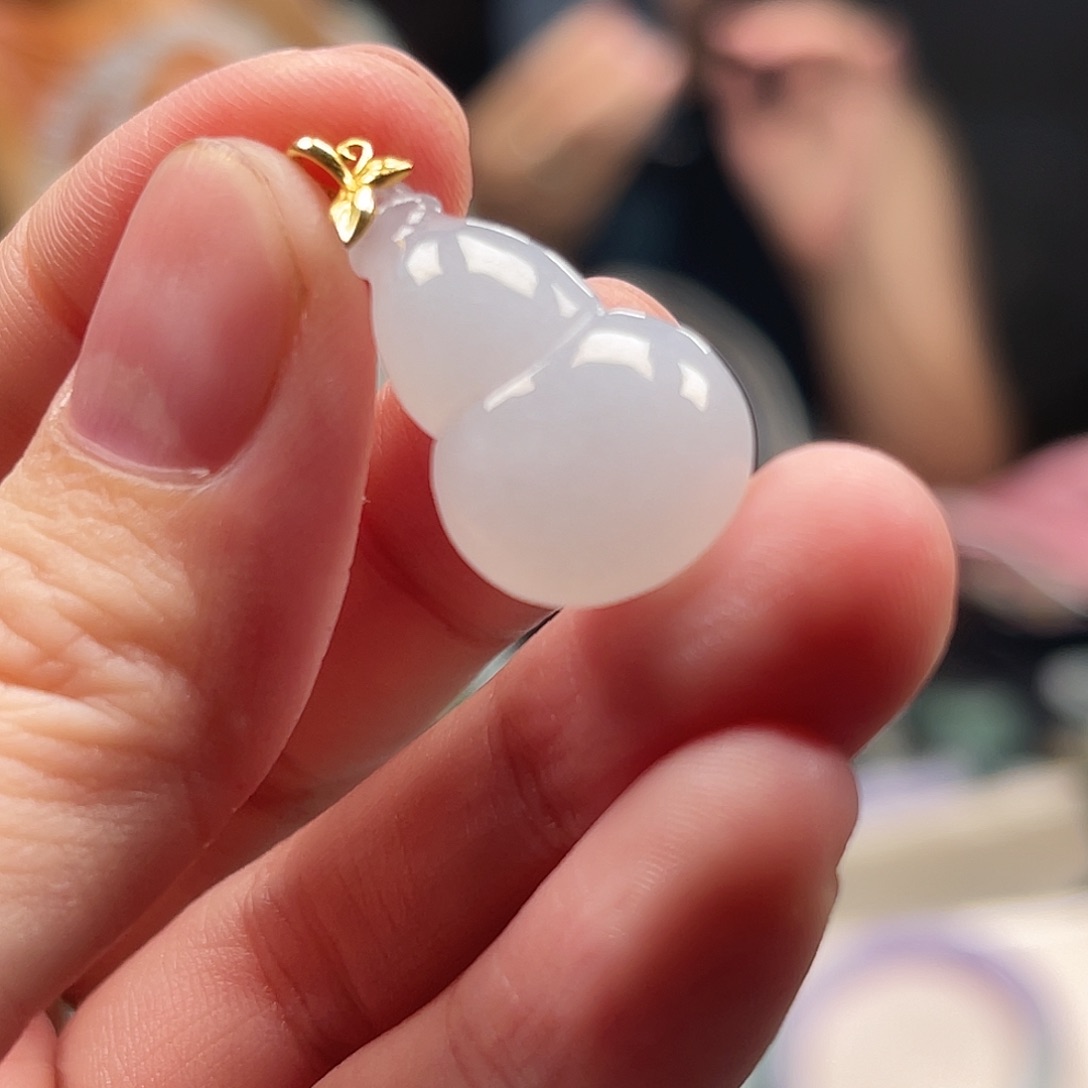 翡翠18K金镶嵌项链胶葫芦