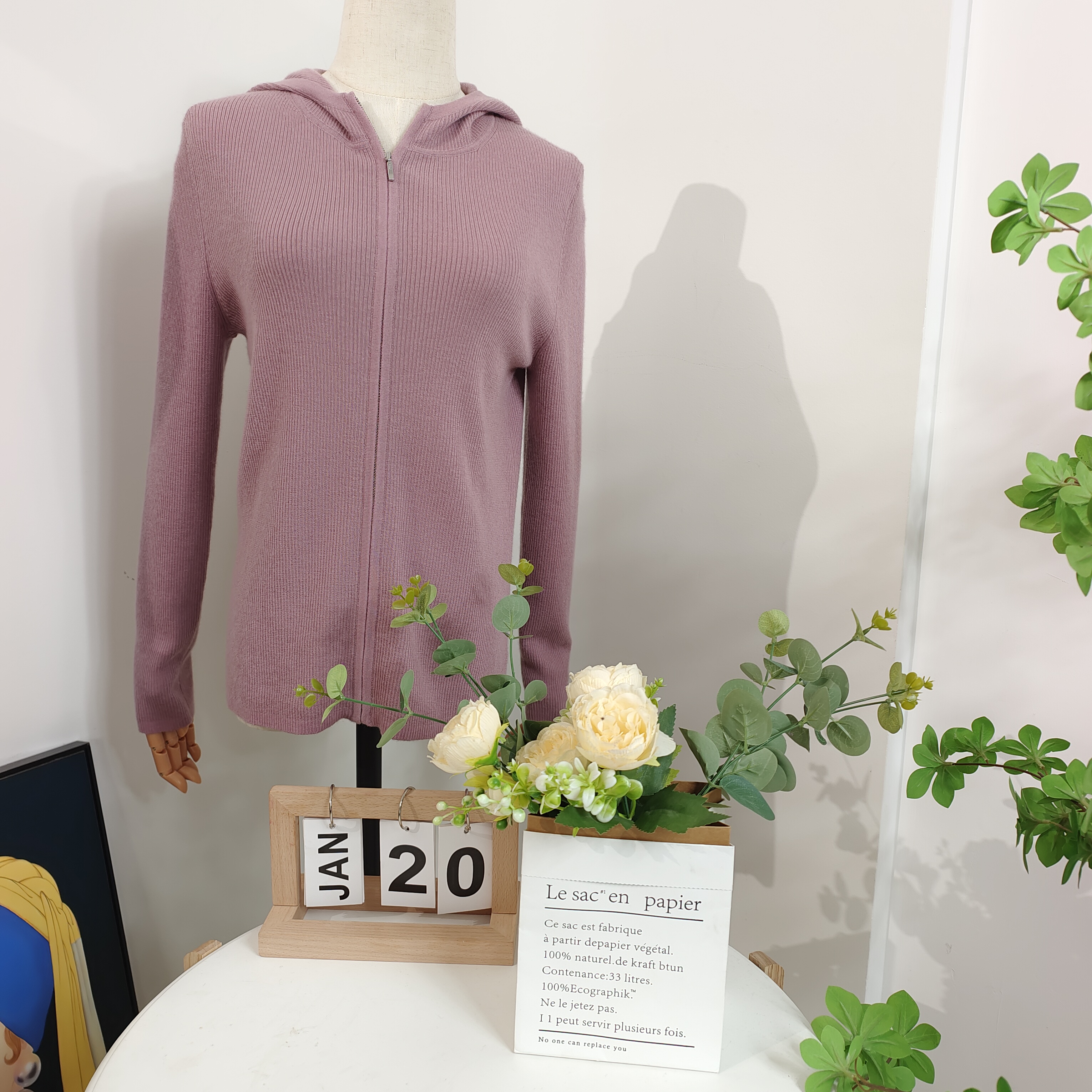 68支精纺纯山羊绒全包缝宽大帽檐抽条长袖连帽开衫外套通勤百搭