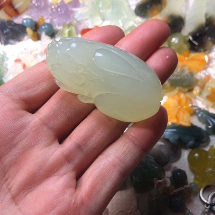 蛇纹石玉未镶嵌耳坠