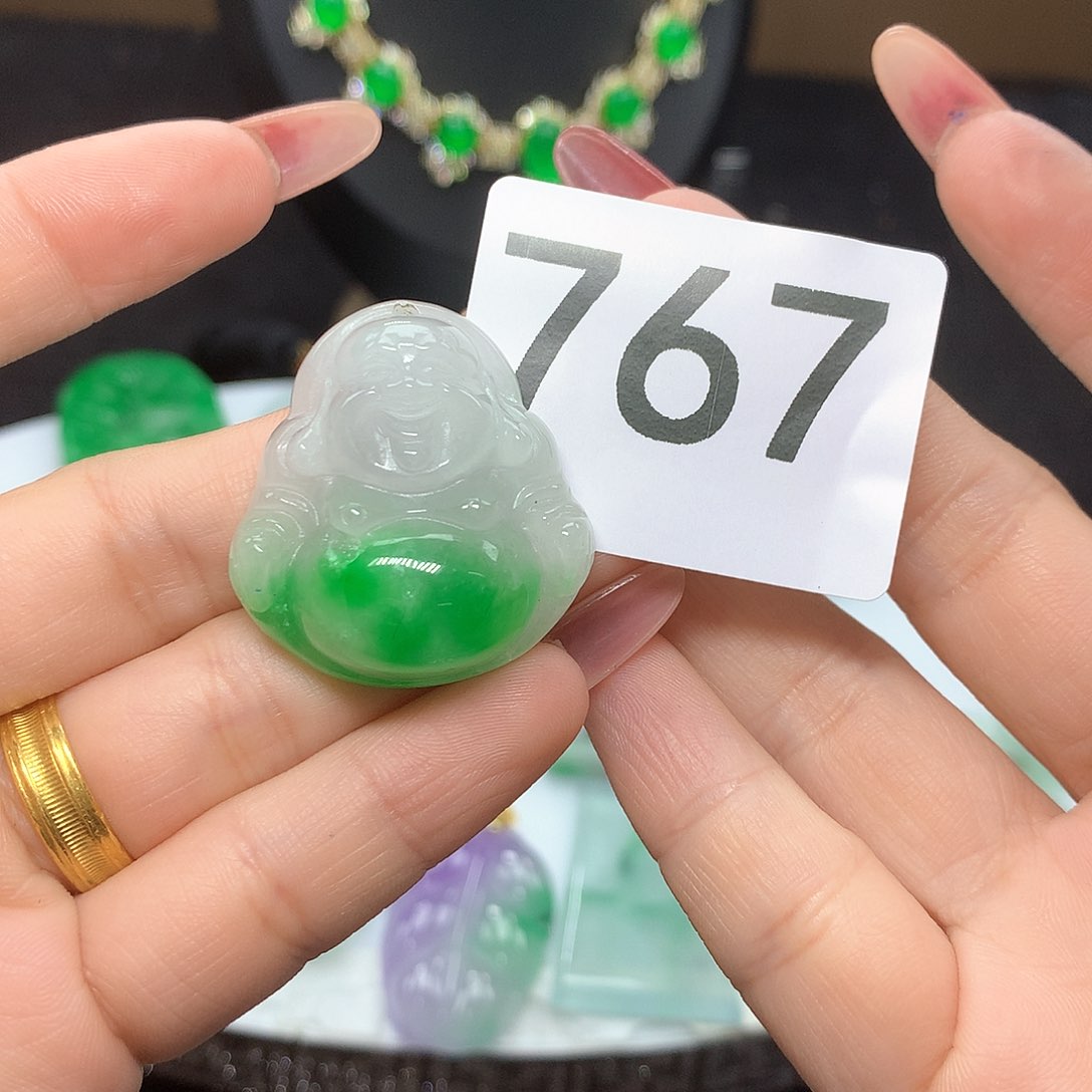 翡翠吊坠(赠链)未镶嵌