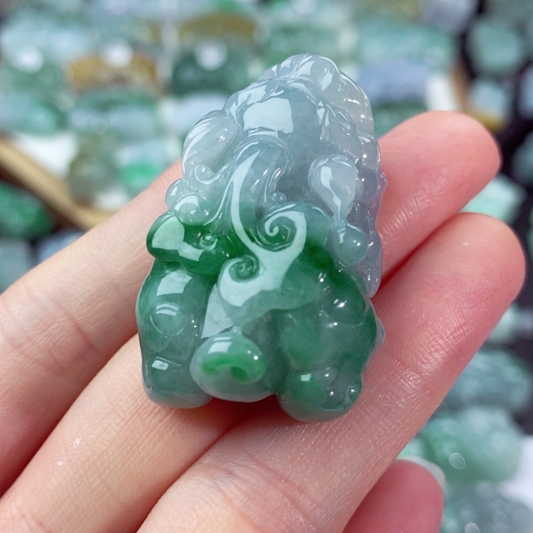 翡翠颈饰未镶嵌天然