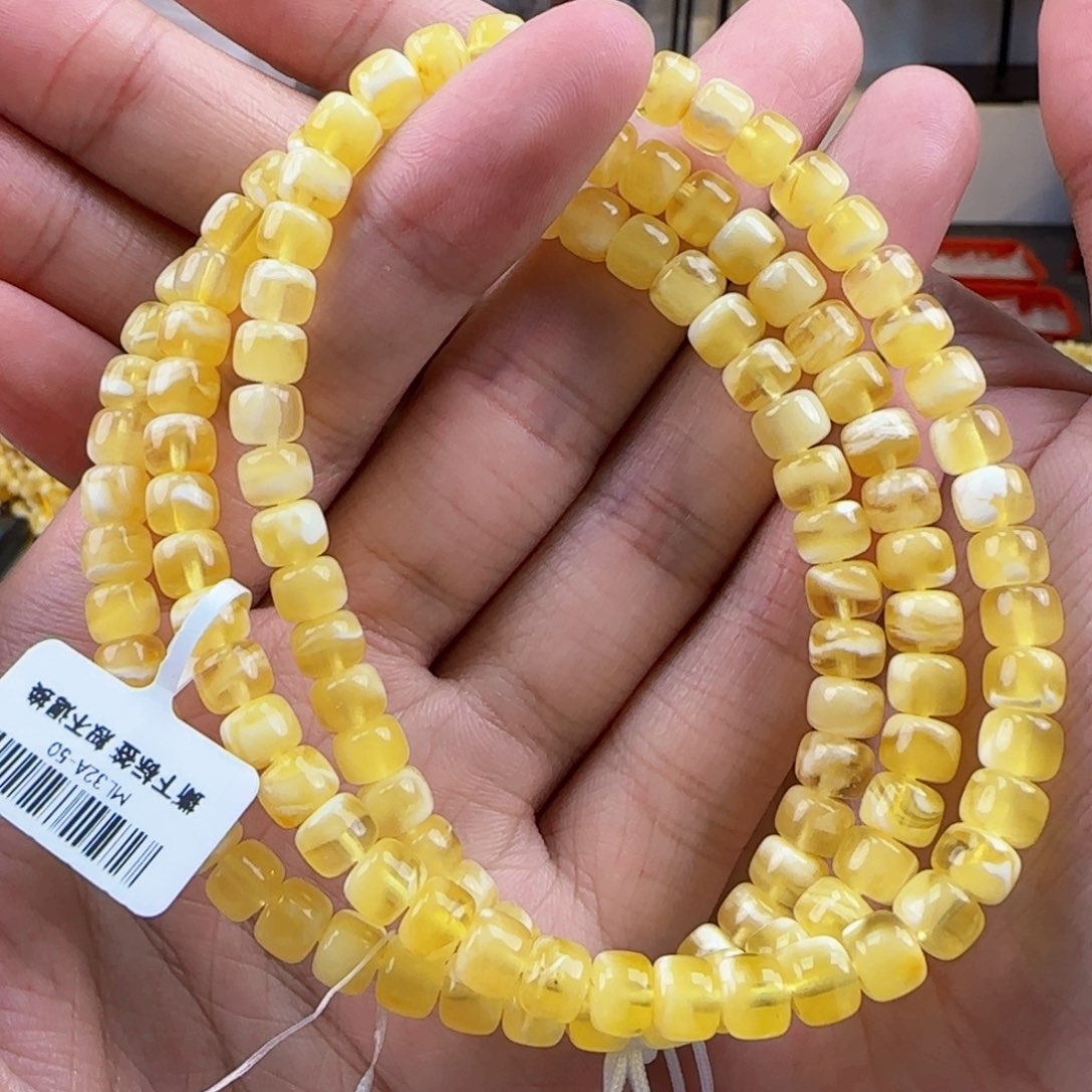 琥珀裸石未镶嵌蜜蜡