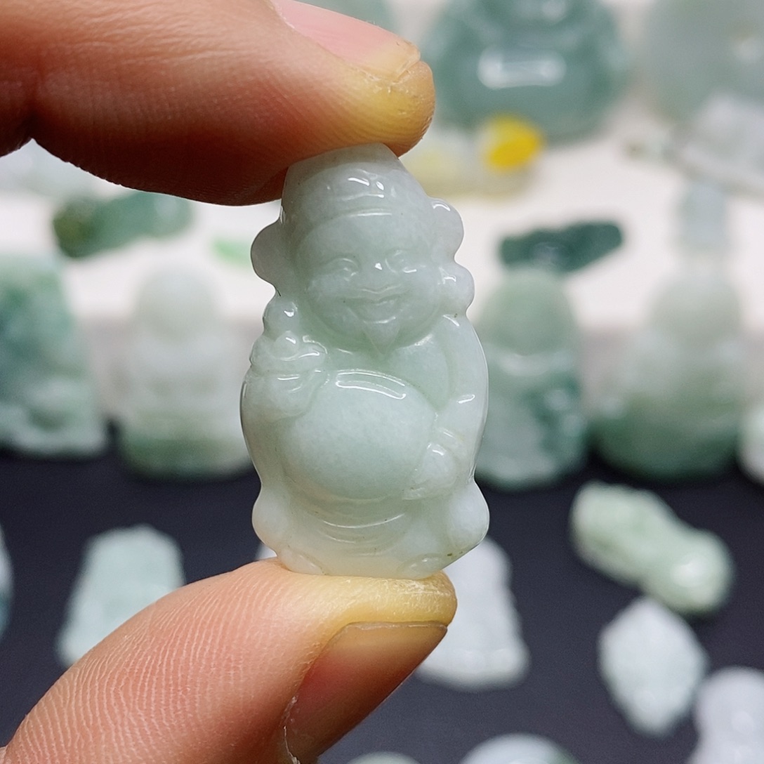 翡翠颈饰未镶嵌吊坠