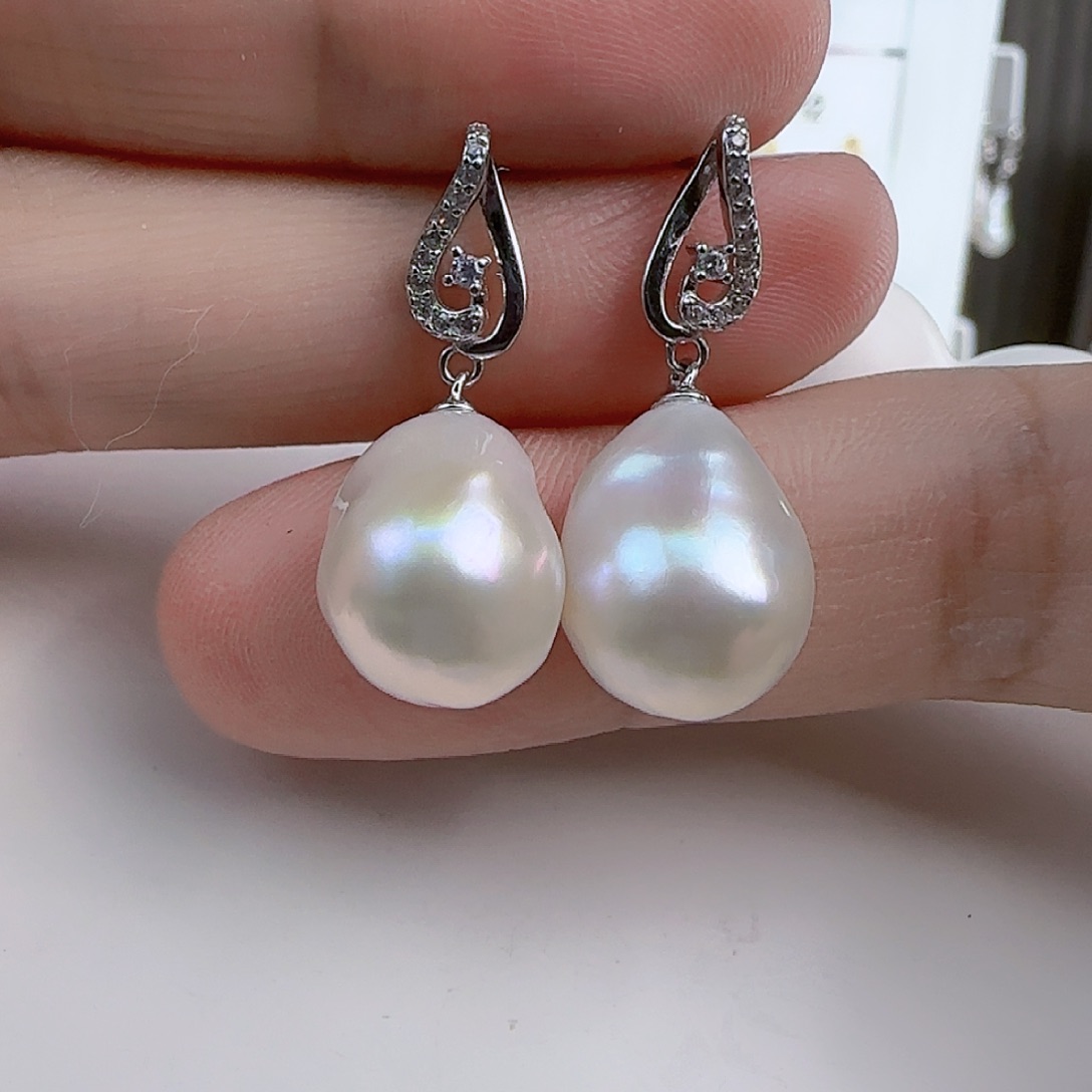 淡水珍珠耳饰未镶嵌L****?