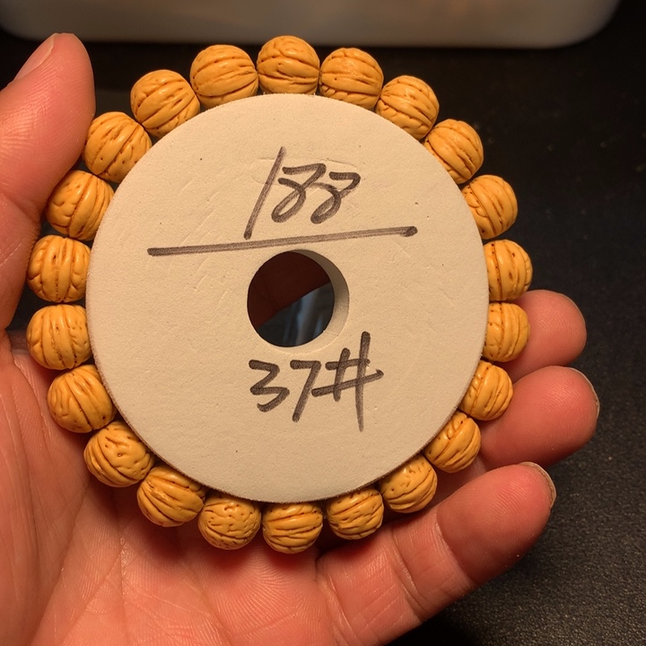 桃核手串37号健健康康了