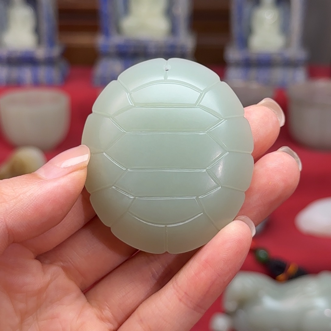 和田玉未镶嵌把件