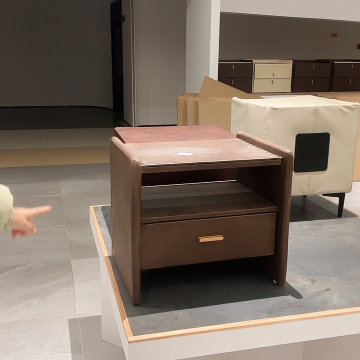 皮革床头柜不包邮