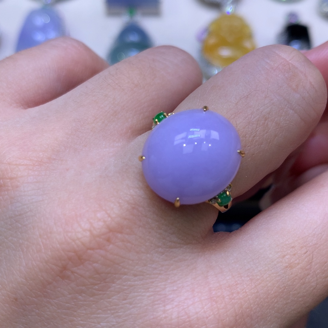 翡翠18K金镶嵌颈饰