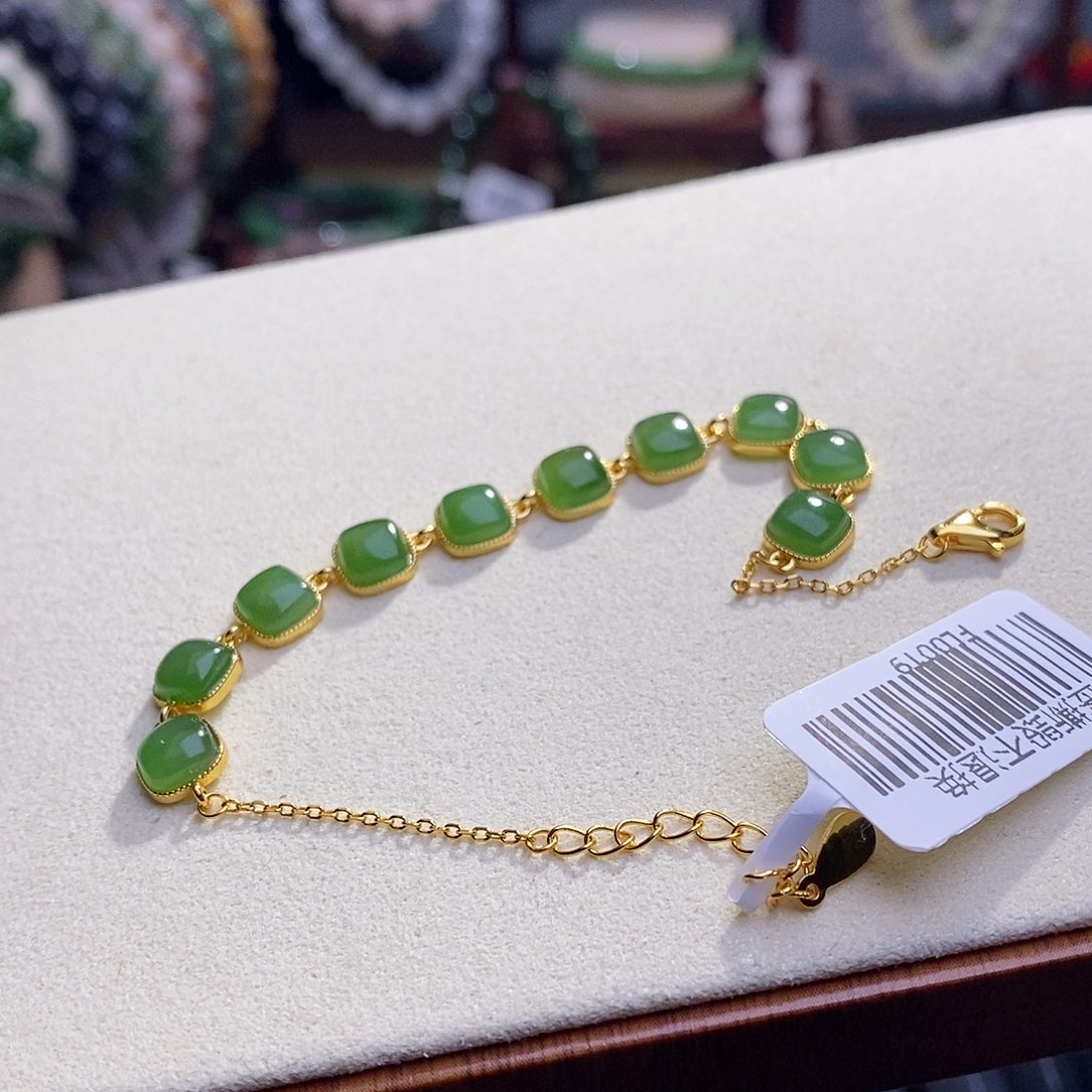 和田玉未镶嵌碧玉银镶方糖手链