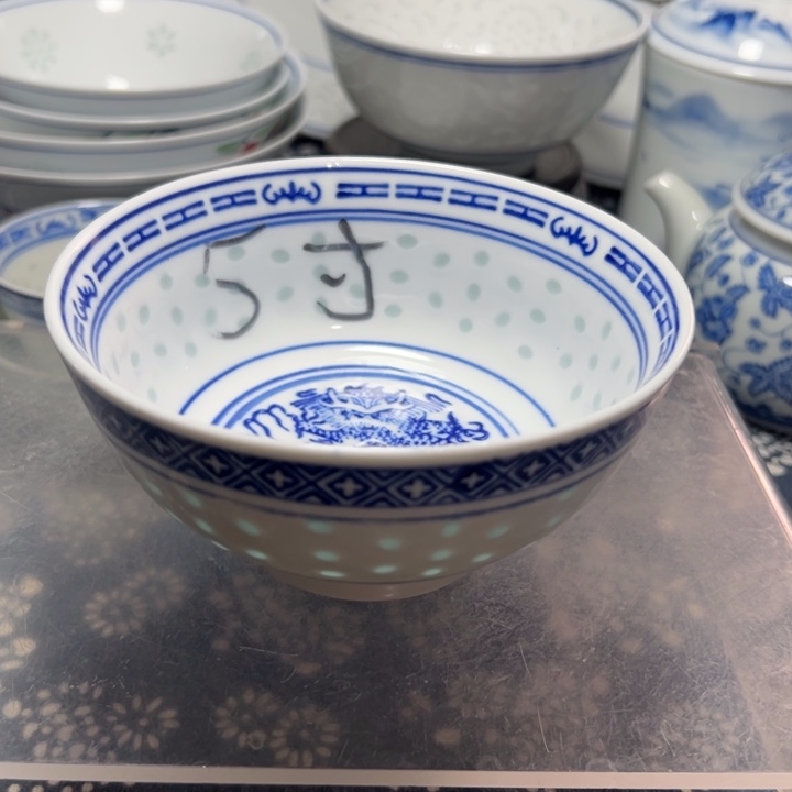 陶瓷青花玲珑5寸的饭碗