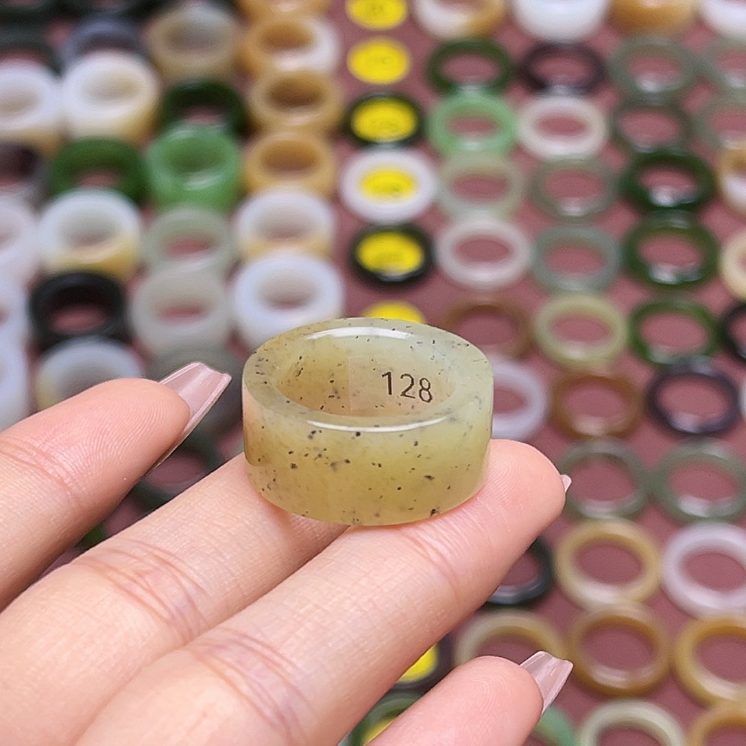 和田玉戒指未镶嵌17.3内径猕猴桃（无鉴赏