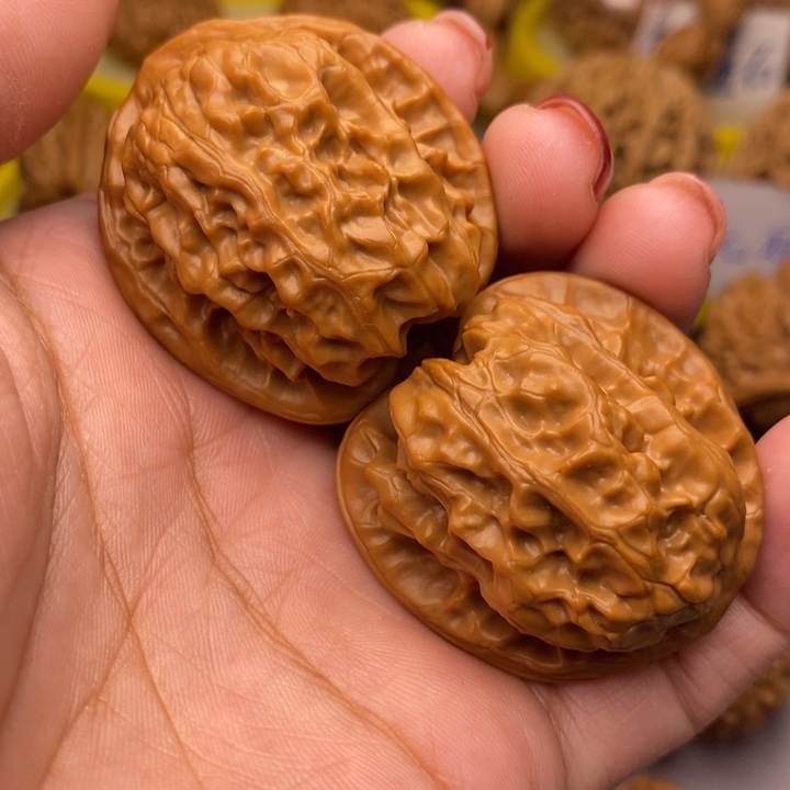 文玩核桃把件磐石