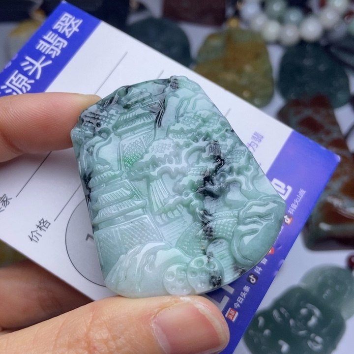 翡翠颈饰未镶嵌翡翠