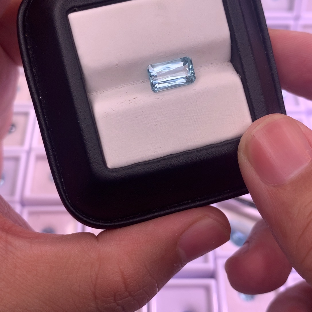 海蓝宝石裸石未镶嵌2.55