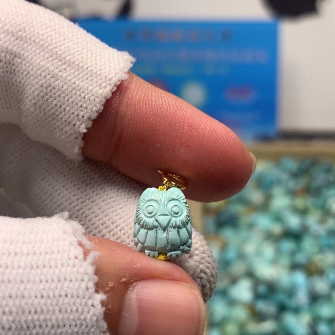 绿松石未镶嵌挂件