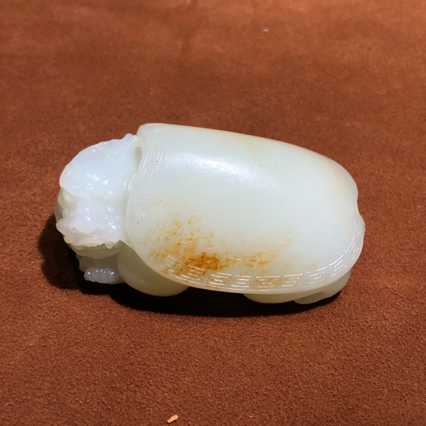 新疆和田玉籽料龙龟手把件