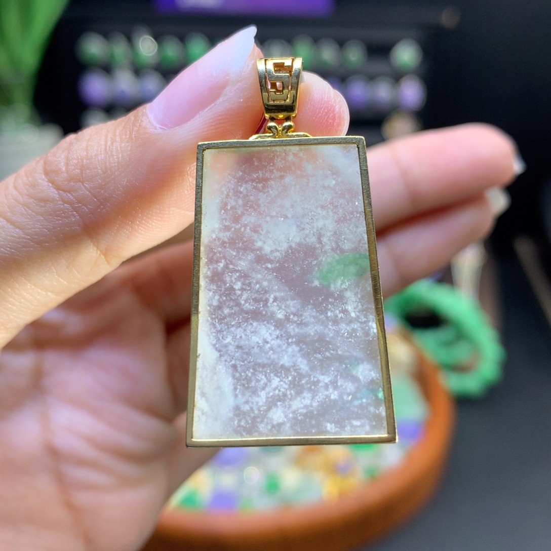 翡翠18K金镶嵌颈饰