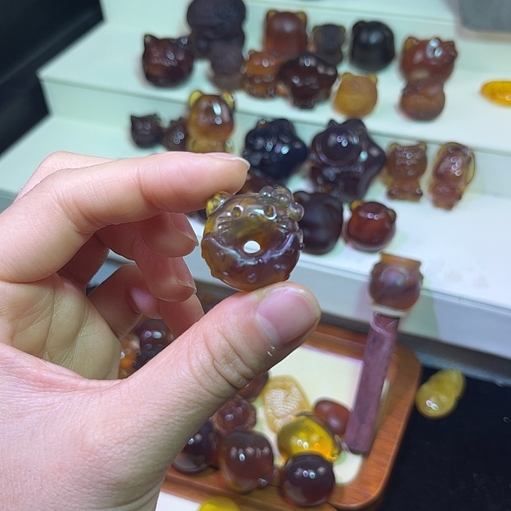 琥珀未镶嵌裸石琥珀