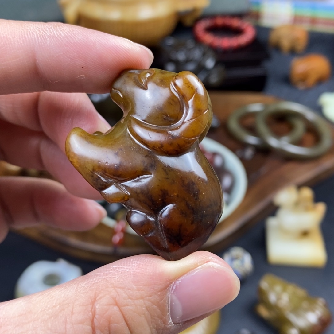 和田玉挂件未镶嵌是****》