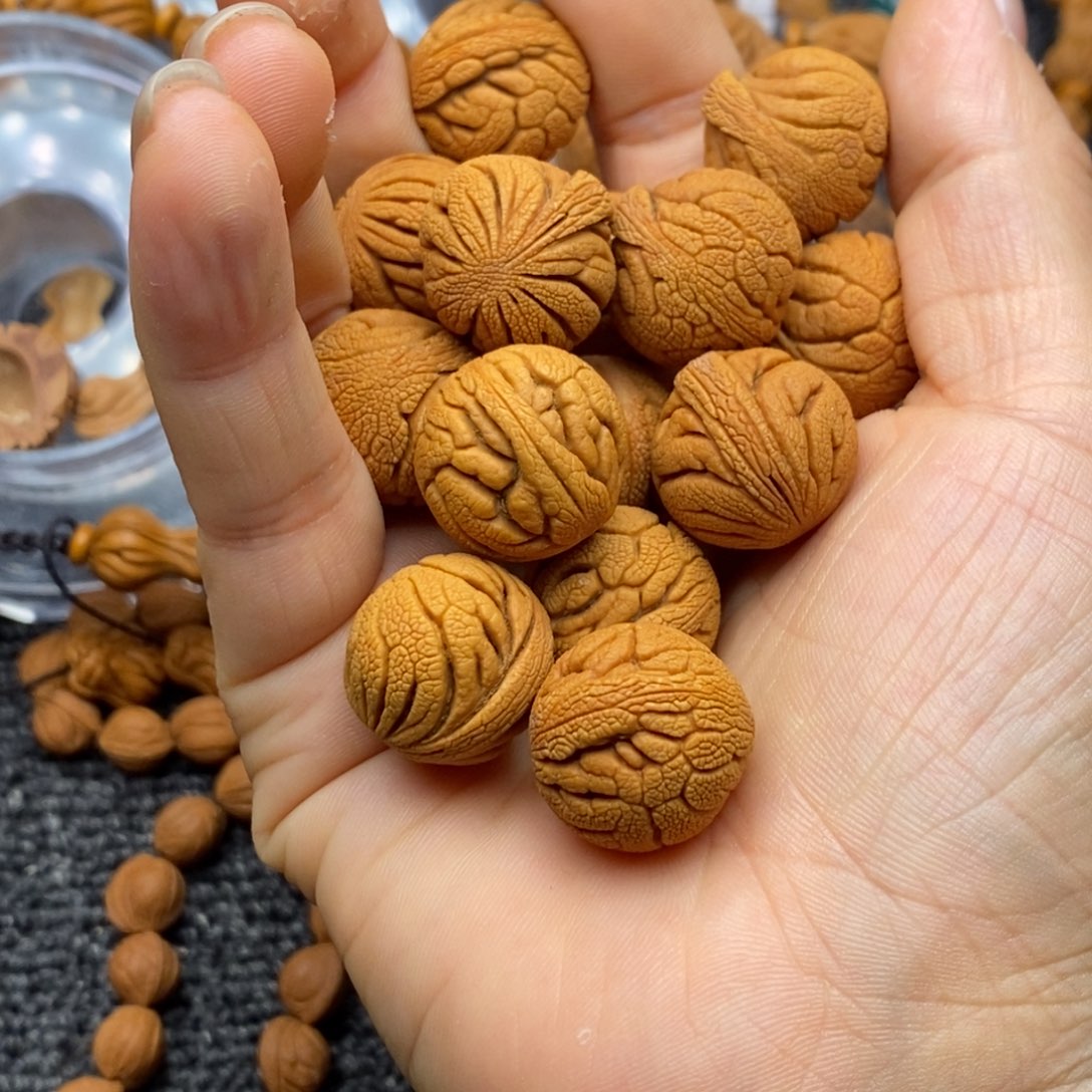秦岭龙纹桃核手串
