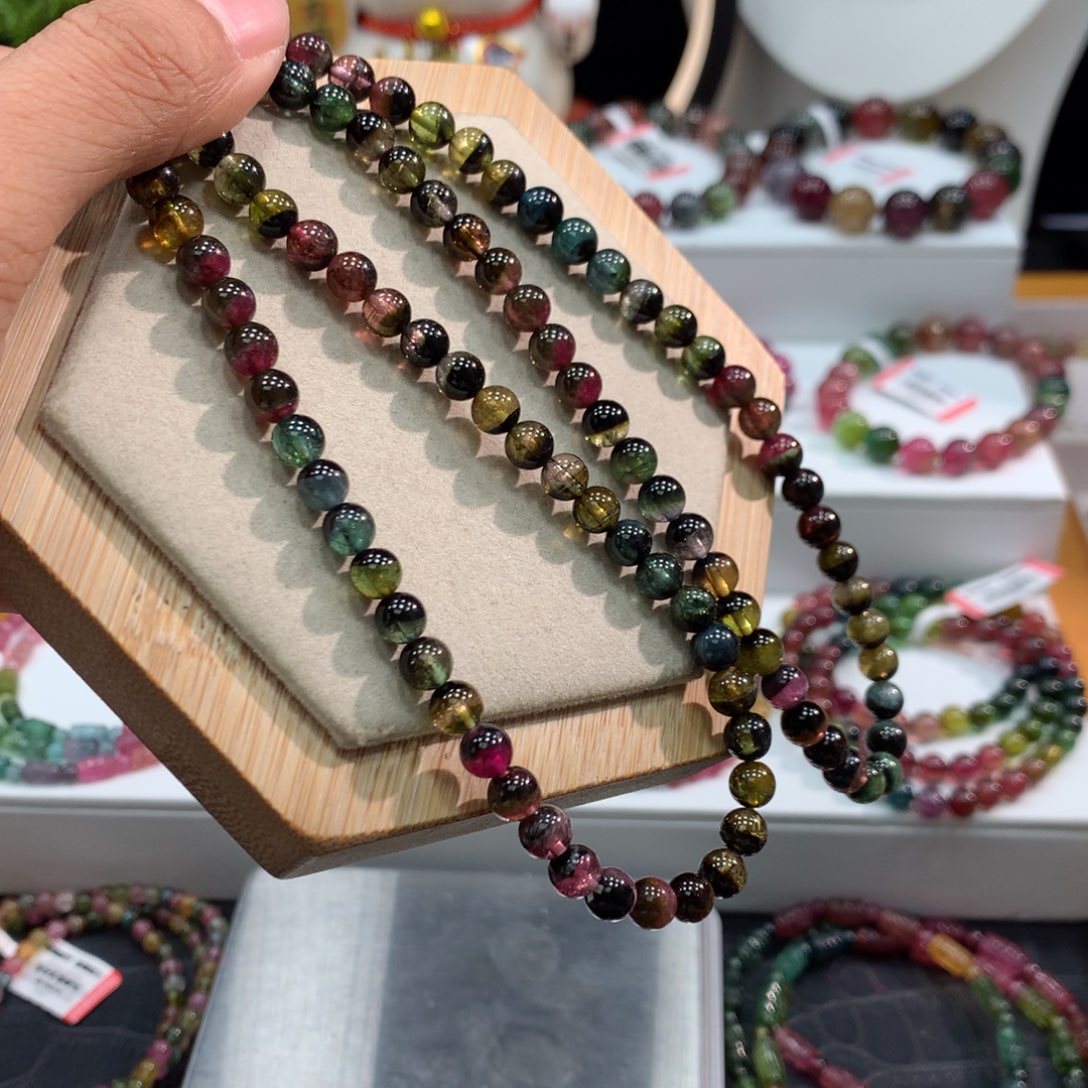 碧玺手链未镶嵌    5.9mm。  