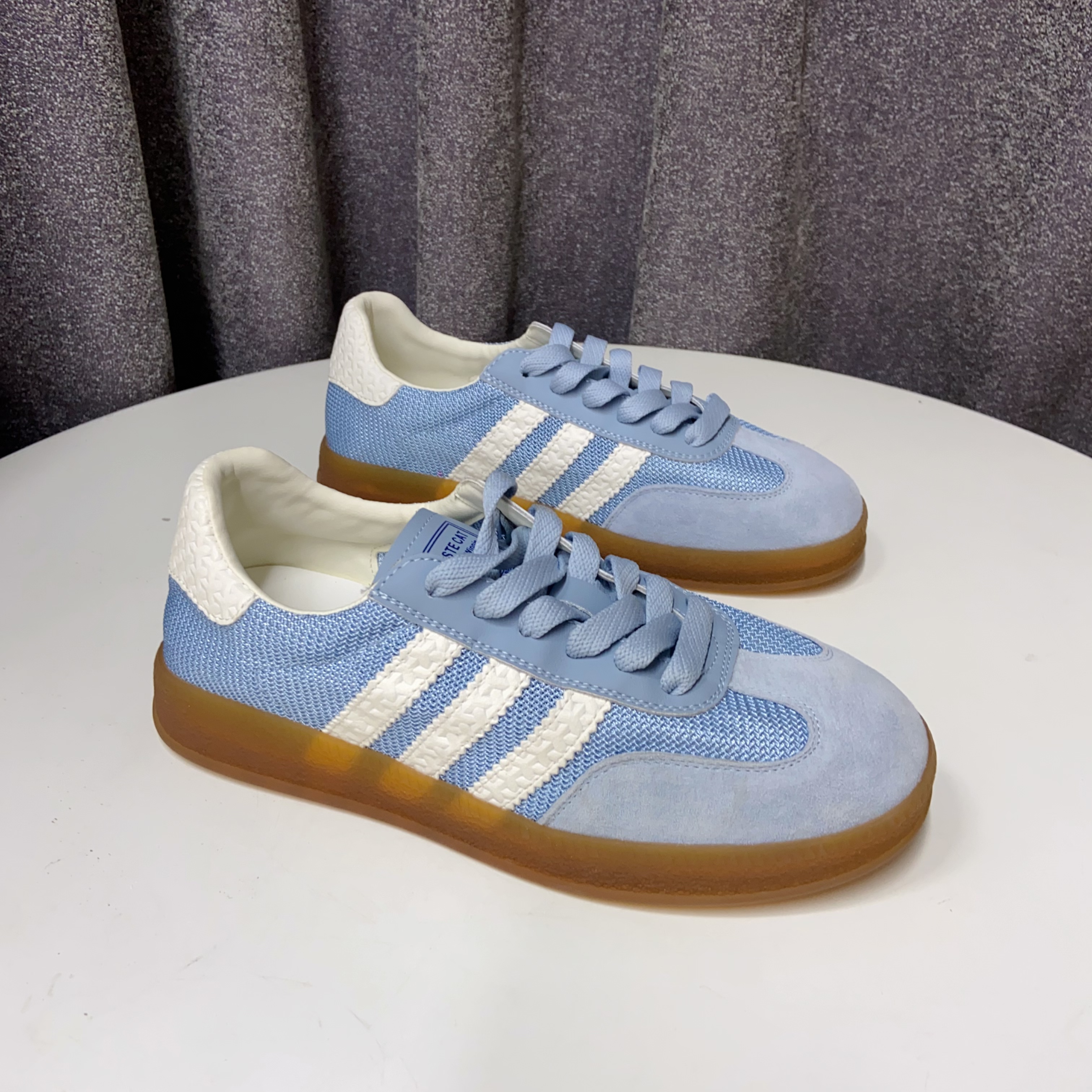 C5805   兰色  时尚德迅鞋女2025新款平底百搭板鞋休闲运动鞋