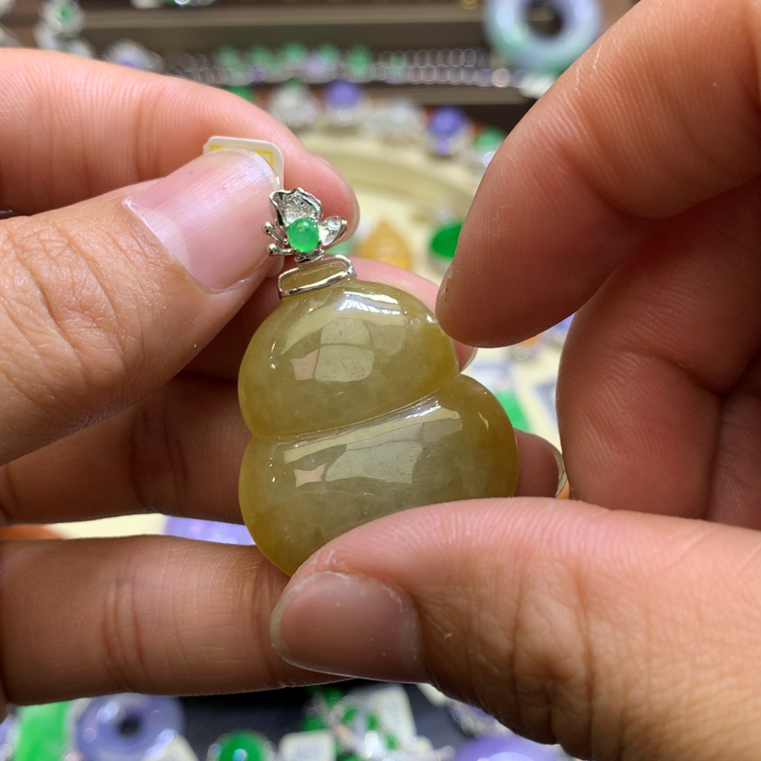 翡翠颈饰18K金镶嵌翡翠