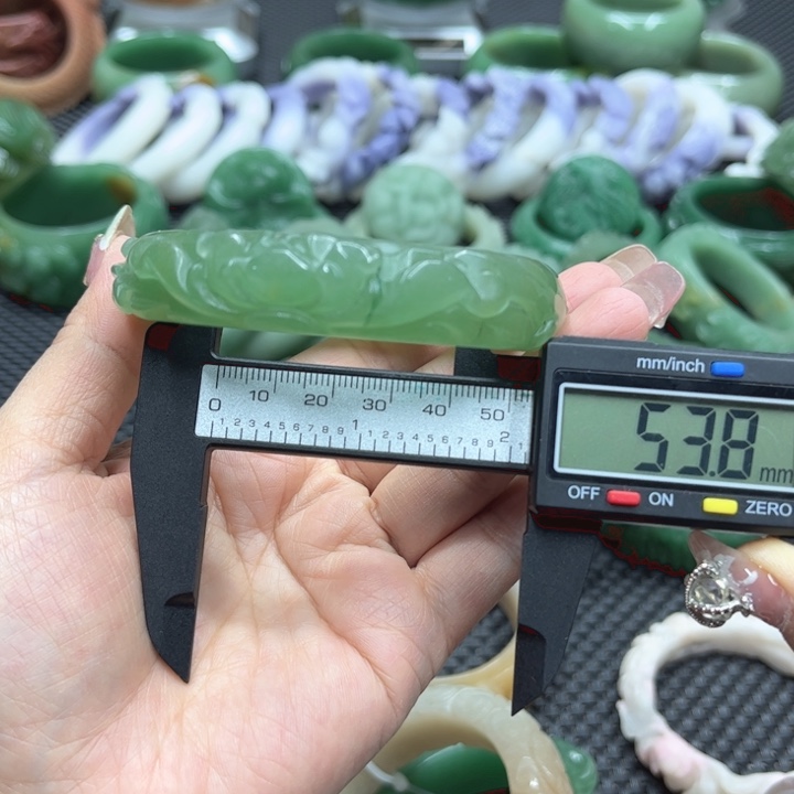 石英质玉手镯未镶嵌