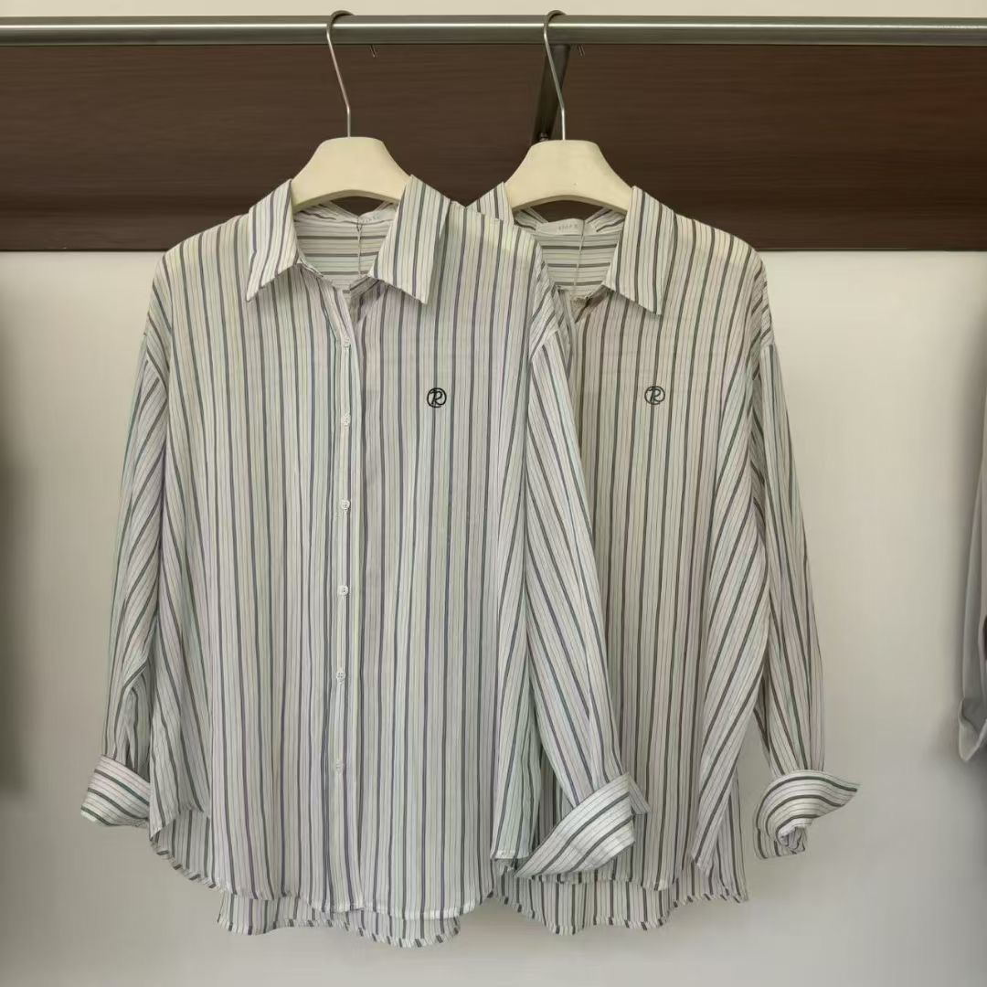 条纹衬衫女时尚洋气小衫春秋夏新款上衣宽松长袖