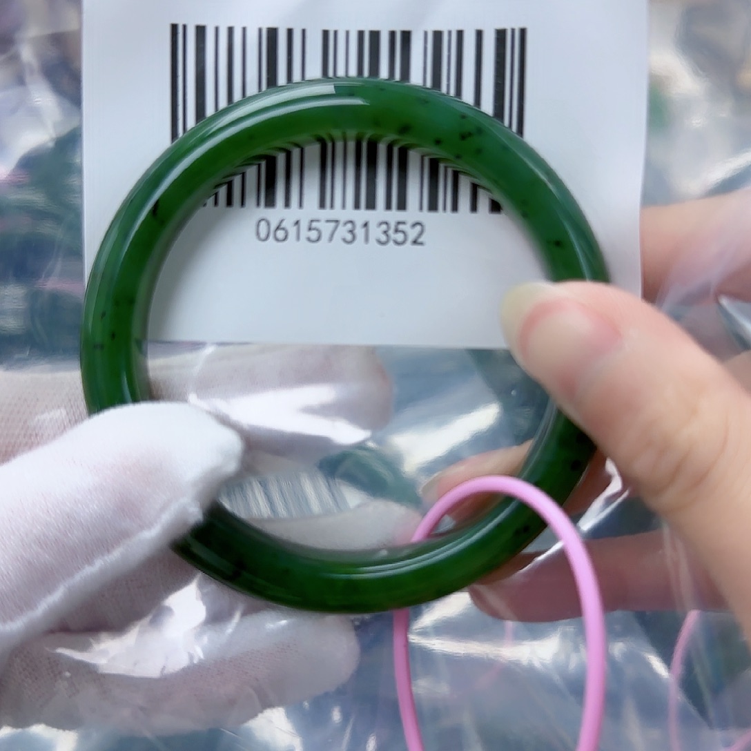 和田玉（碧玉）手镯未镶嵌57包容