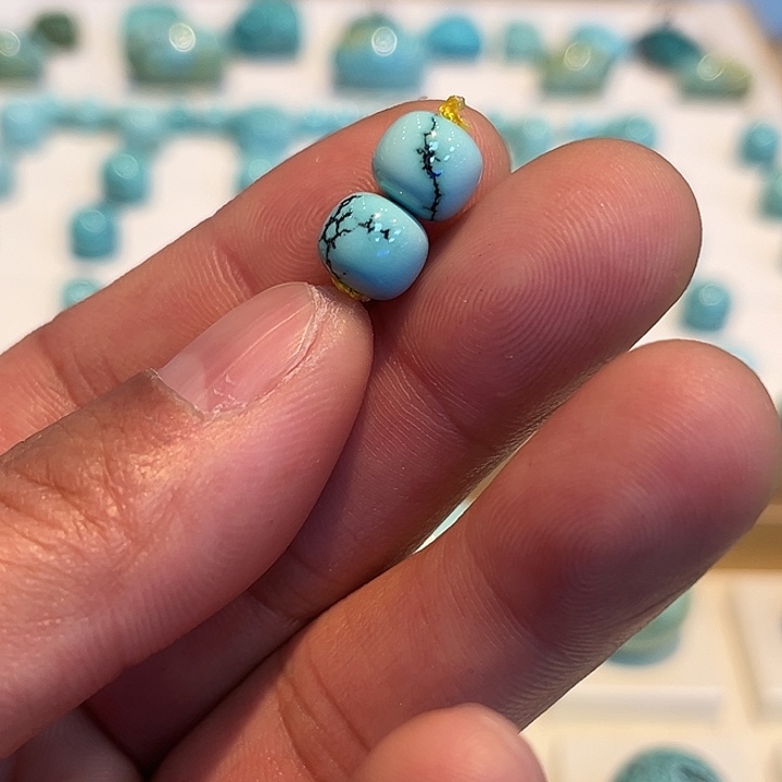 绿松石未镶嵌珠宝奇石