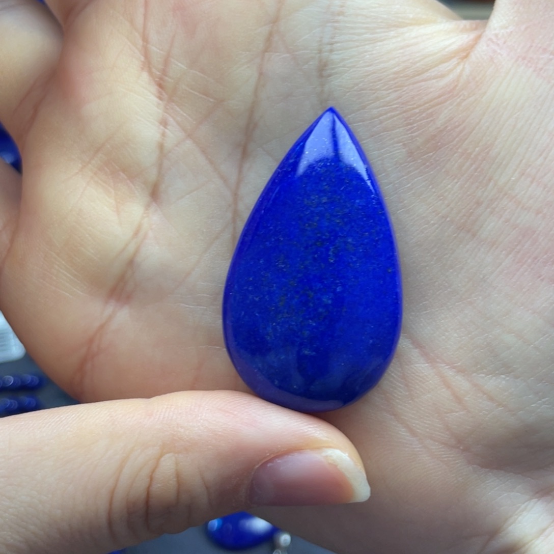 青金石未镶嵌水滴吊坠