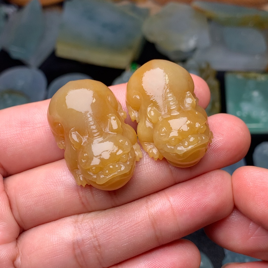 定制翡翠未镶嵌貔貅