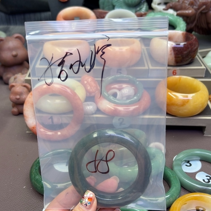 未镶嵌手镯石英岩玉?***?