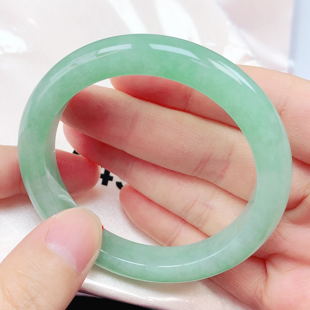 翡翠未镶嵌手镯抖音549