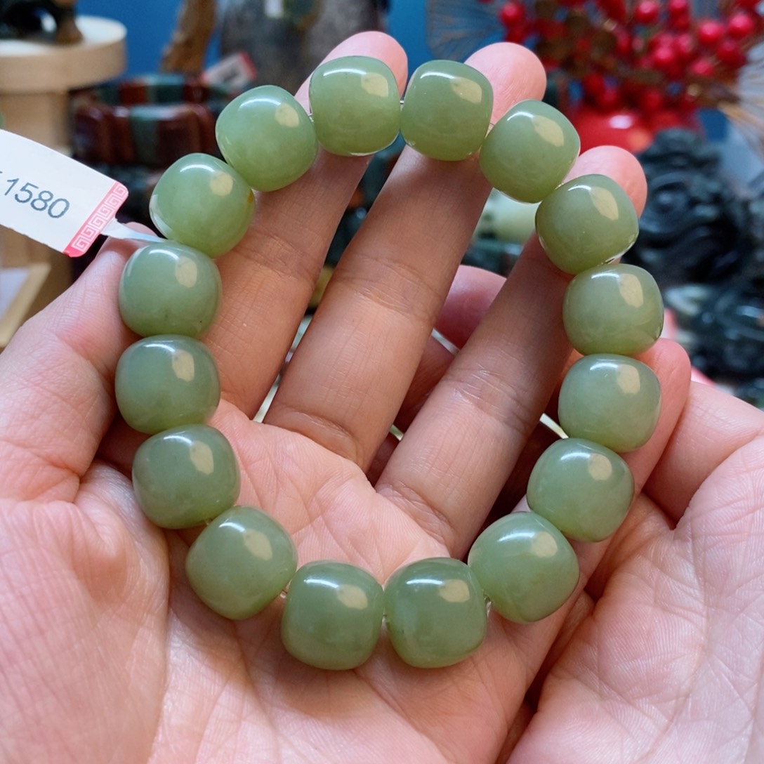 透闪石质玉手串未镶嵌