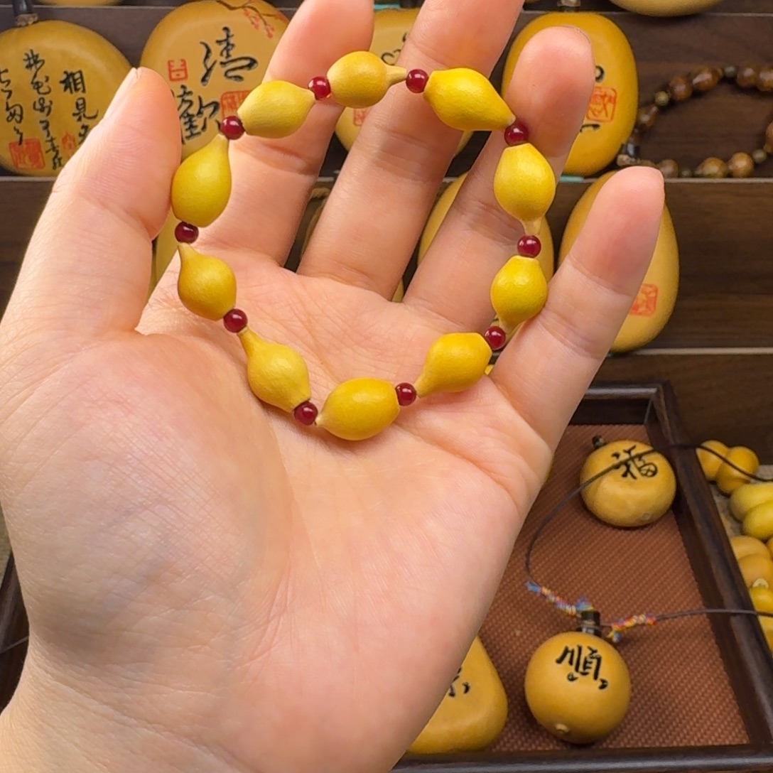 月****自己家做的葫芦手串
