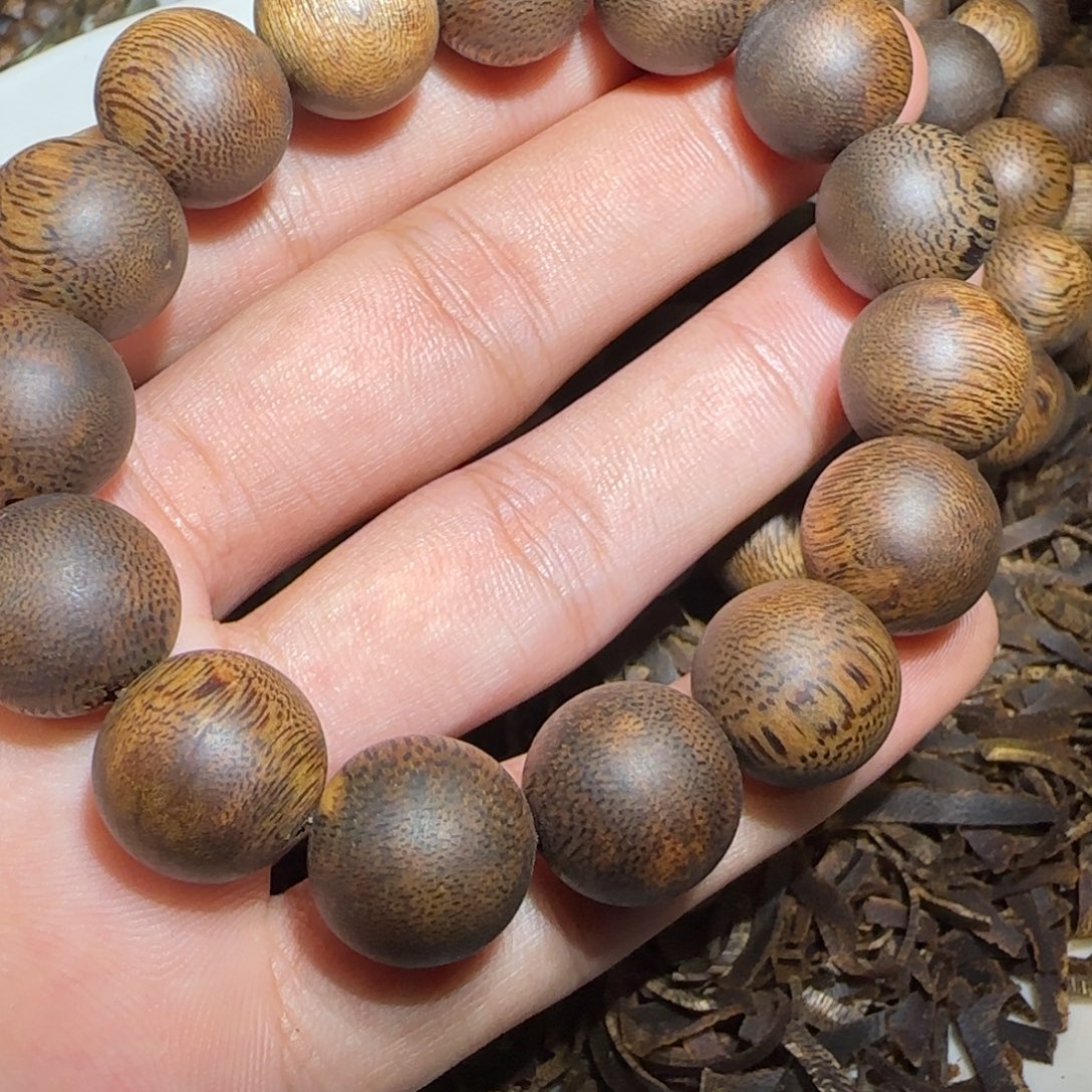 伟***新手串沉香沉香手串1.5