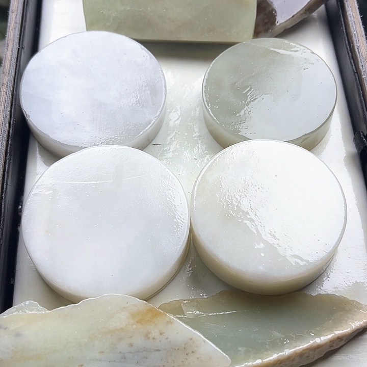 和田玉（糖玉）和田玉边角料9K金镶嵌百*院