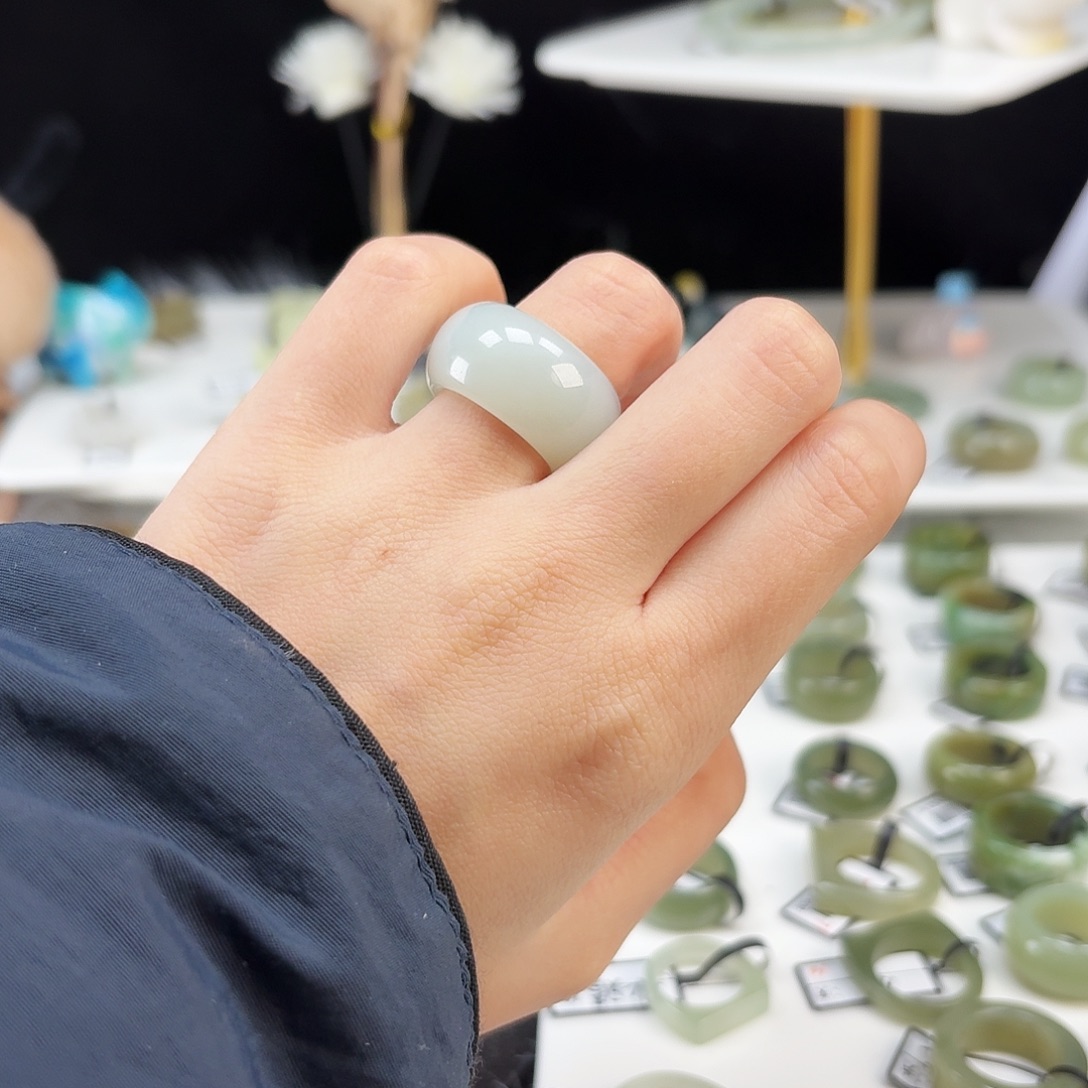 和田玉未镶嵌戒指P14月光白墩墩16.2不退换