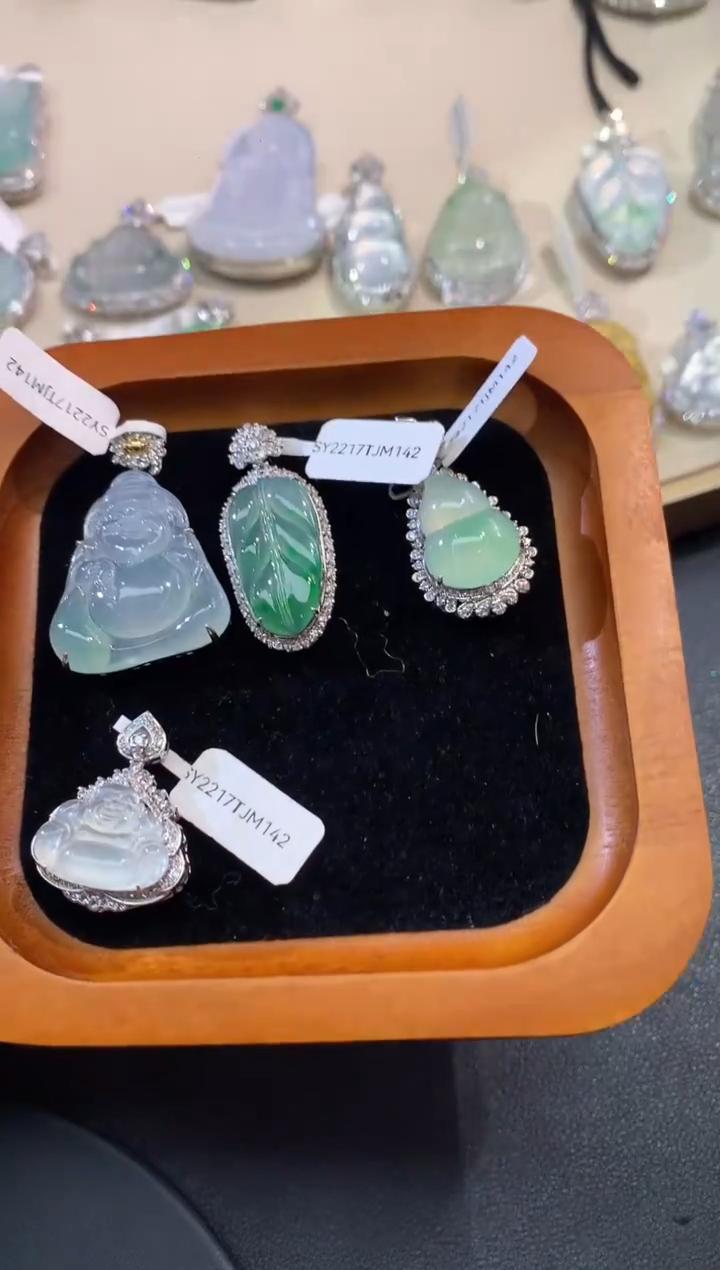 【可心臻选彩虹盘】翡翠吊坠-18K金-多样性发其一JJ01|CXQ21