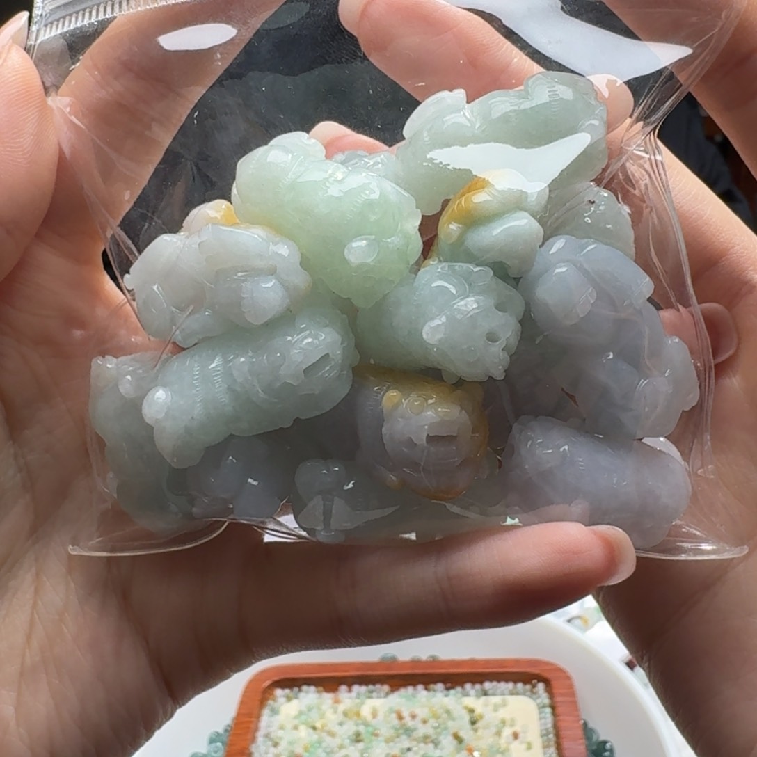 未镶嵌挂件翡翠福利1个，不包邮，拍邮费发货