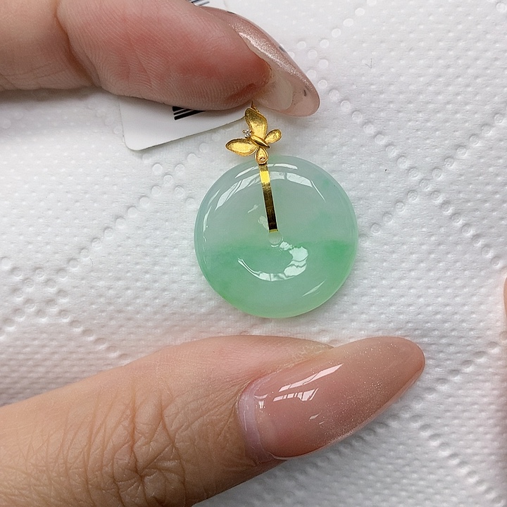 颈饰18K金镶嵌翡翠