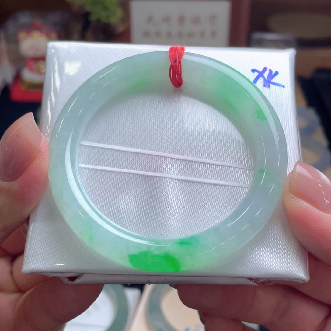 翡翠手镯未镶嵌52圆条