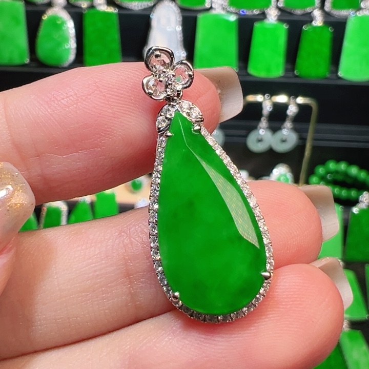 翡翠吊坠(不含链)18K金镶嵌