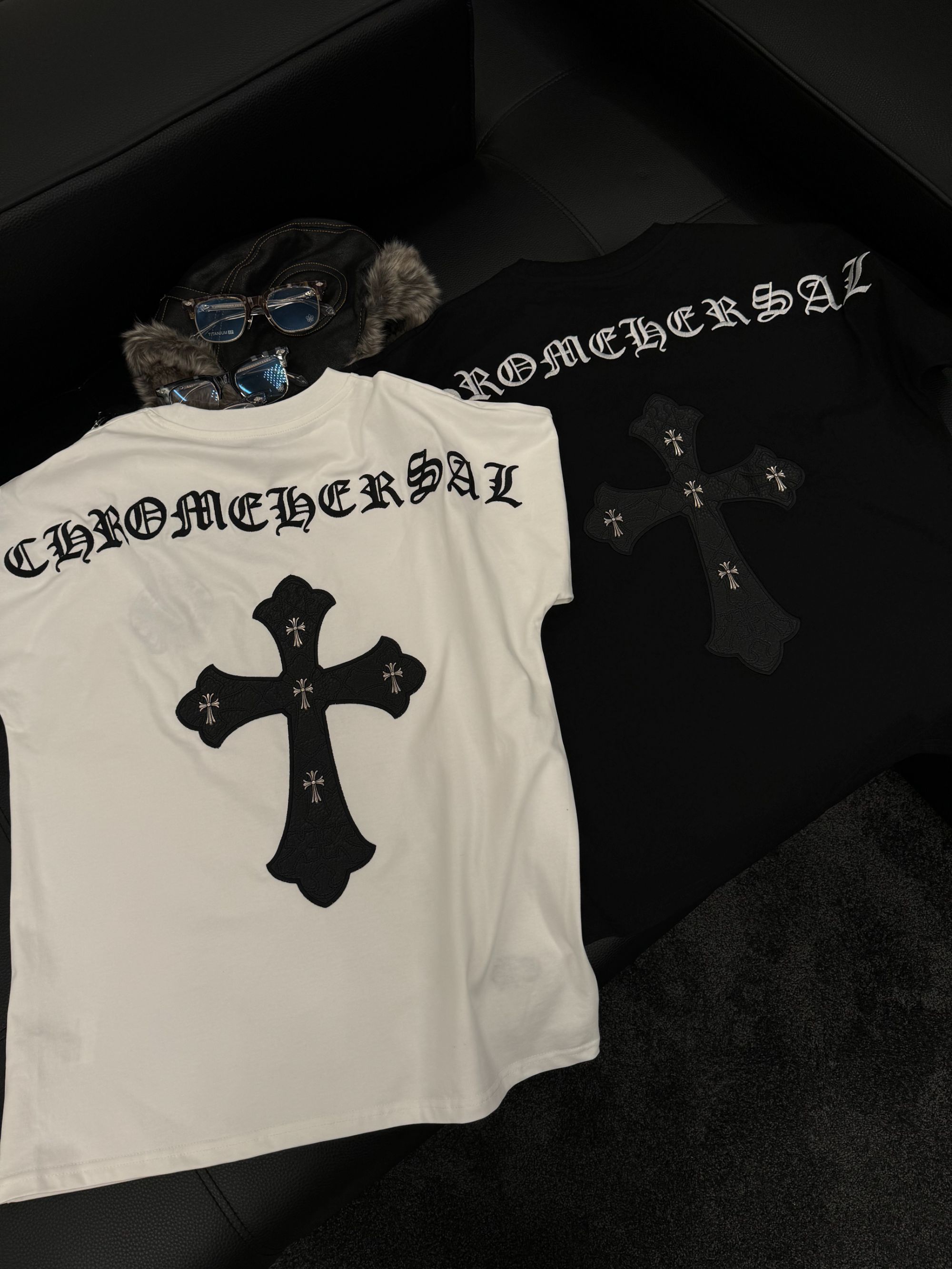 Rebornmoi【vivi老板娘】重工大皮标刺绣短袖百搭T(男女同款)DX341