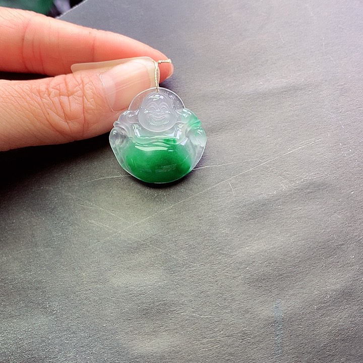 颈饰未镶嵌石英质玉