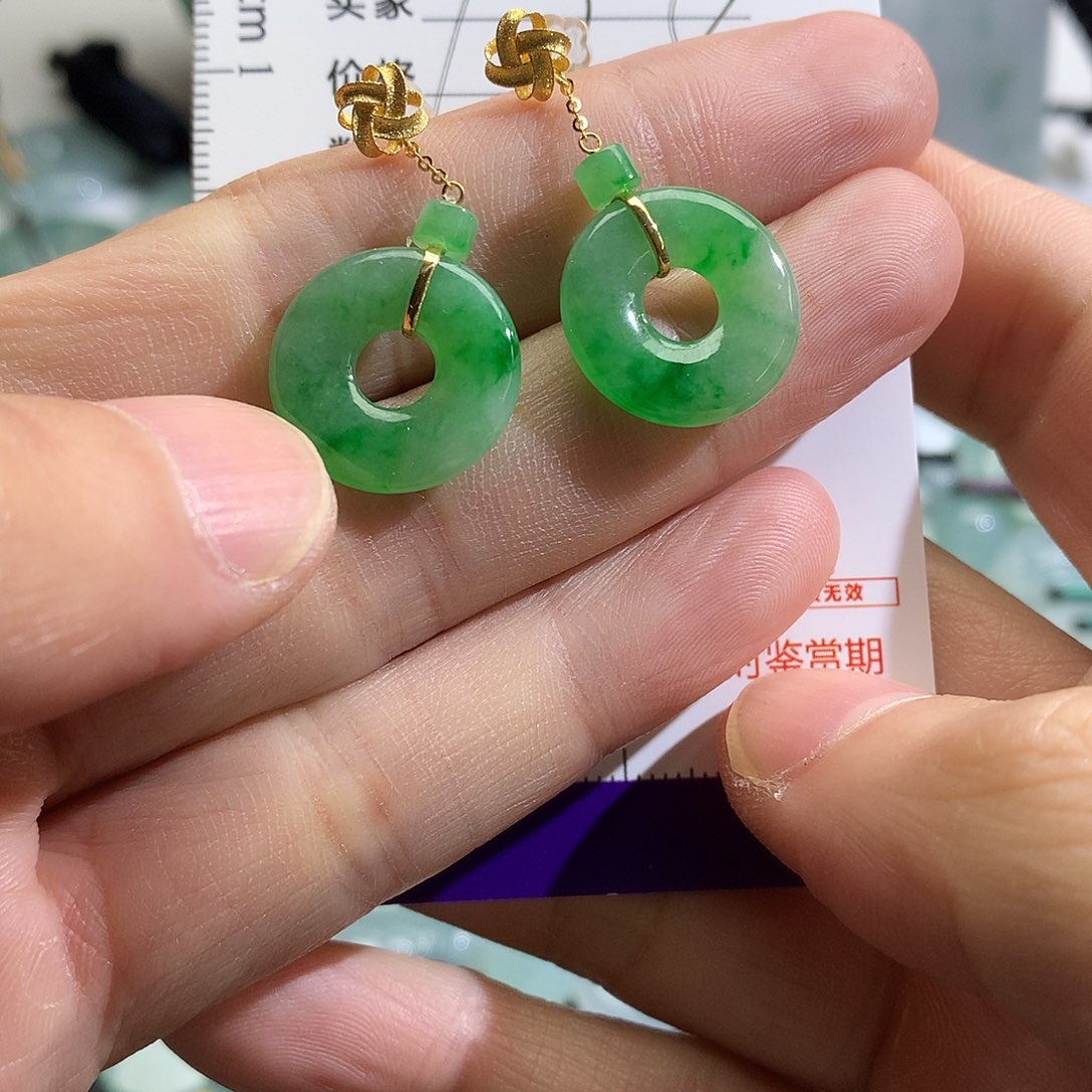 翡翠未镶嵌颈饰吊坠